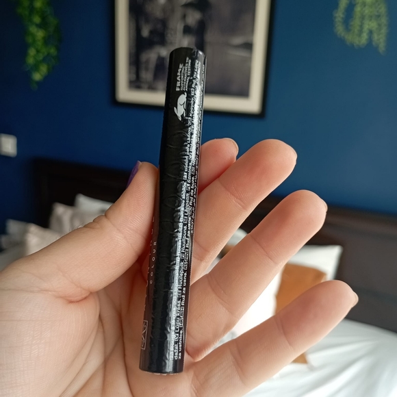 ✨FREE WITH PURCHASE OF 2000✨ Avon Lip Stylo Lipstick in Ongoing Rose - Picture 3 of 14